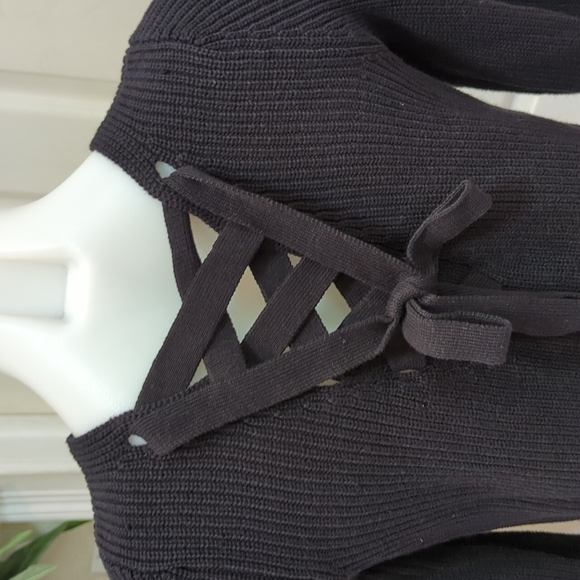 Loft Women's Black Pull-Over V-Neck Sweater w/Back Tie Detail Size XS - Picture 4 of 6